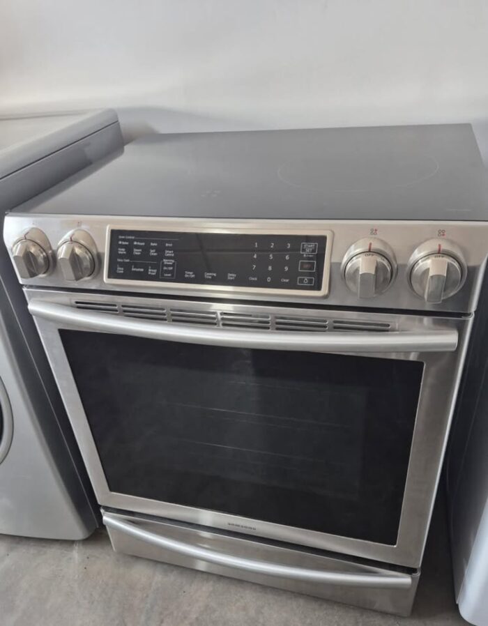 Samsung 30" Induction Range - Image 1