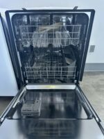 Whirlpool Built-In Dishwasher WDF560SAFM2 - Image 3