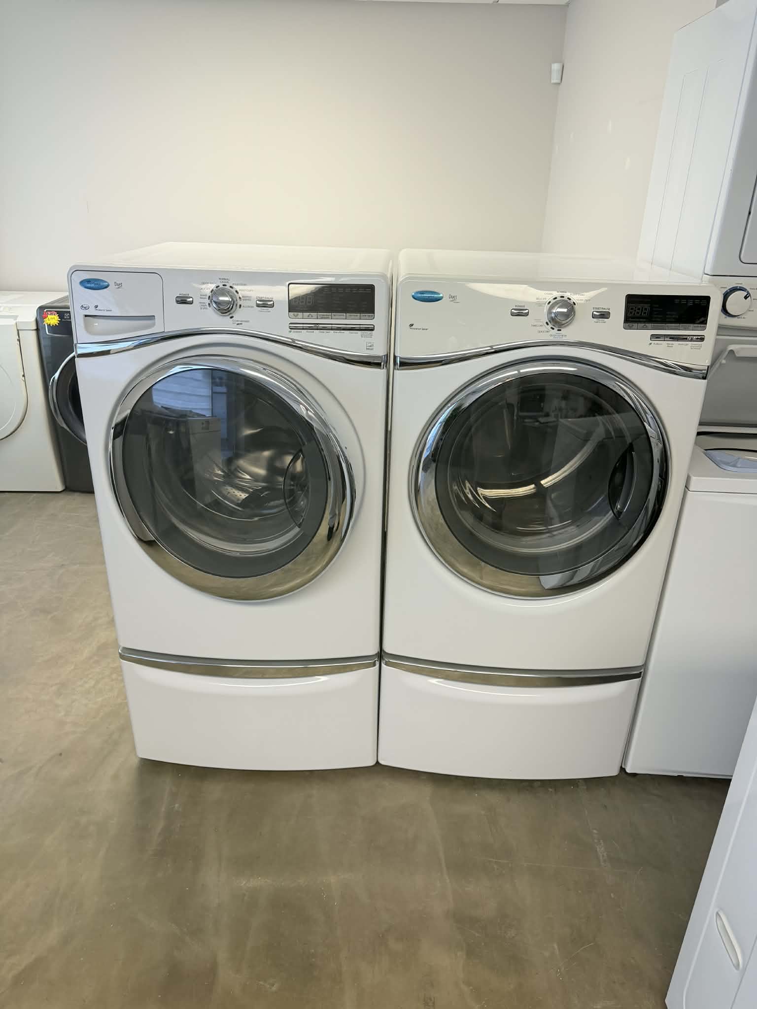d4dc6583-7f17-4ed5-a36e-720065d923c3 Whirlpool Front-Load Washer and Dryer Set W/ Pedestals WFW94HEXW2/YWED94HEXW0 - Image 1