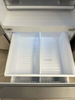 Hisense 30" French Door 20.8 Cu.Ft Refrigerator RF210N6AHE - Image 4